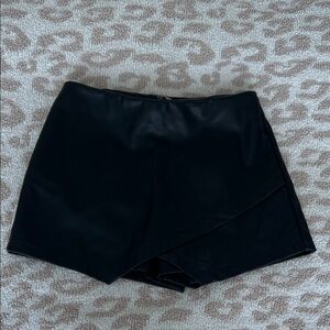 Black Women's Shorts/Skort